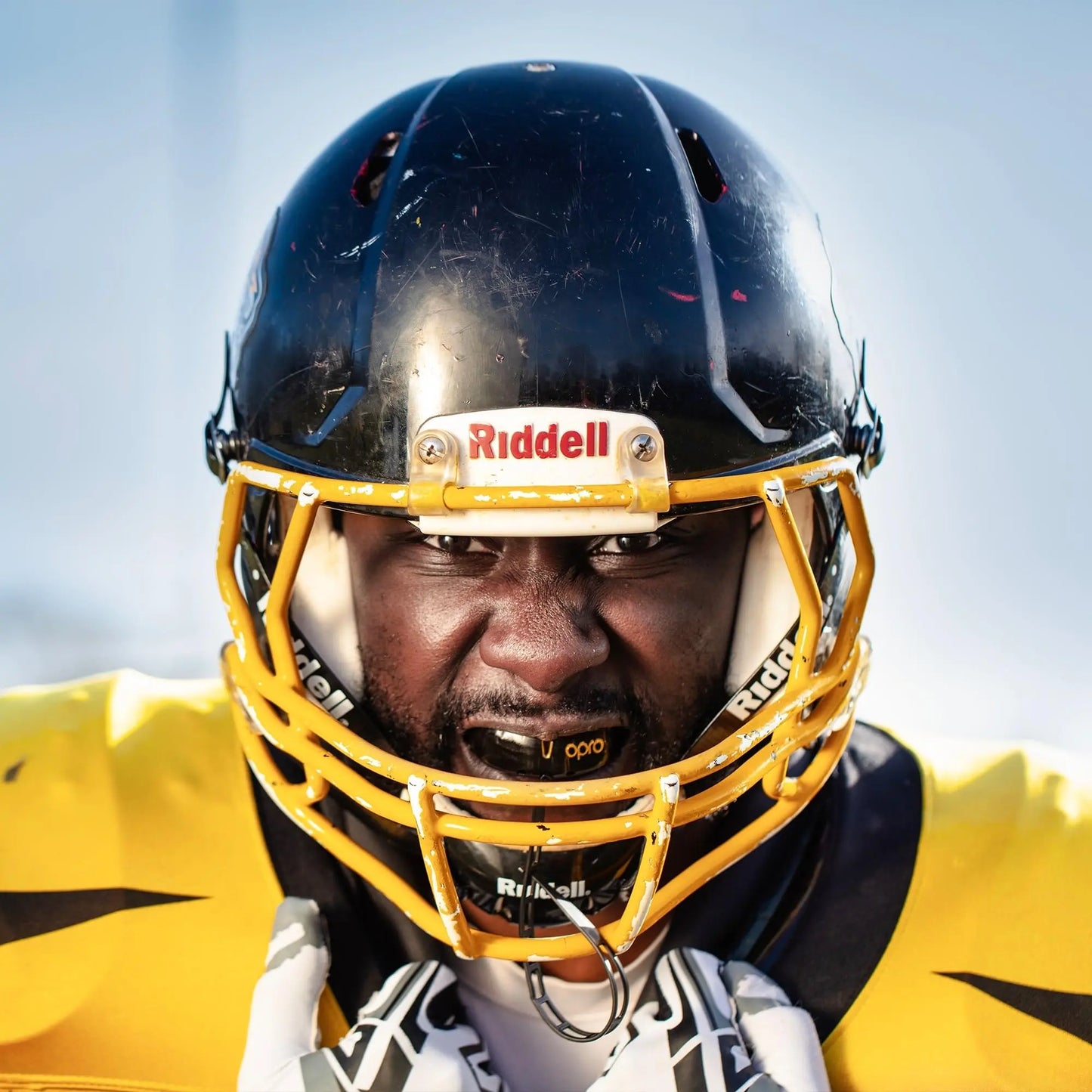 OPRO Instant Custom-Fit Sports Mouth Guard, Revolutionary Fitting Technology for Ultimate Comfort, Protection & Fit, Gum Shield, Dentist Mouthguard for Rugby, Boxing, Hockey, MMA (Gold Teeth, Adult) The Champ Gear