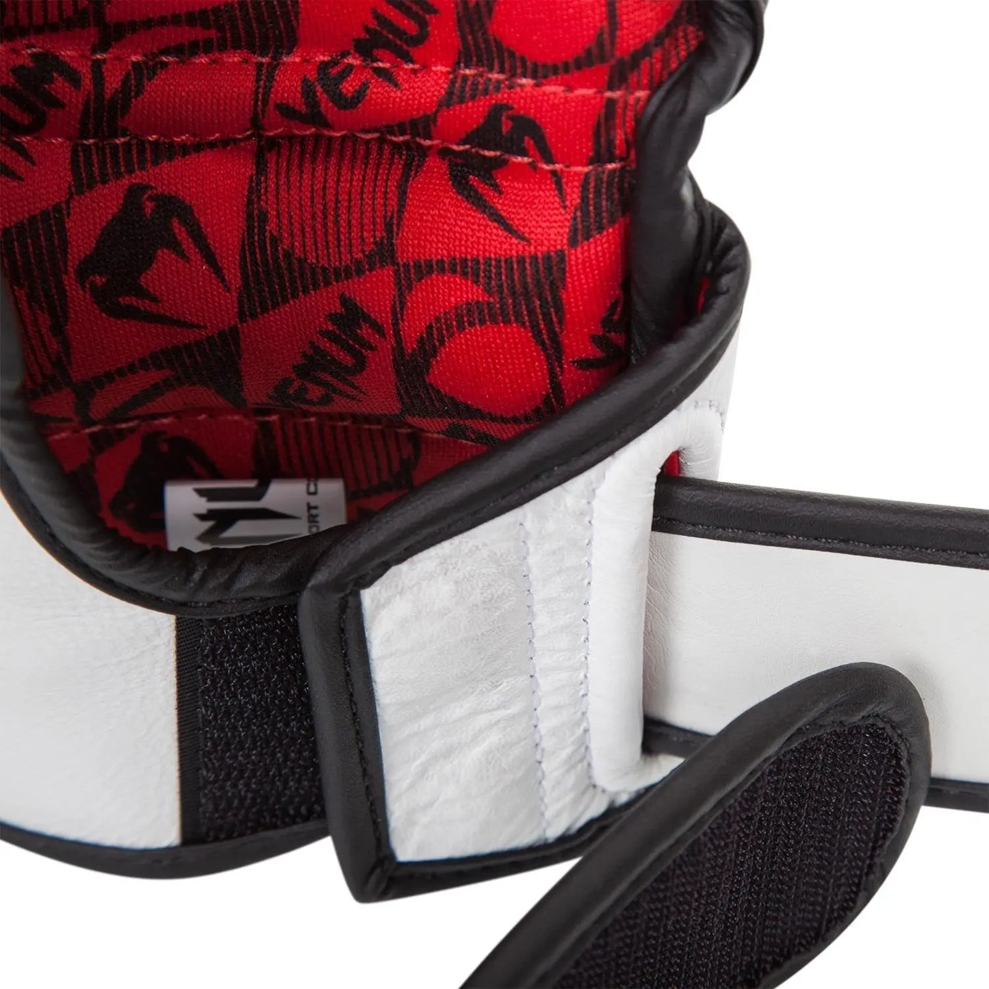 Venum Undisputed 2.0 MMA Gloves The Champ Gear
